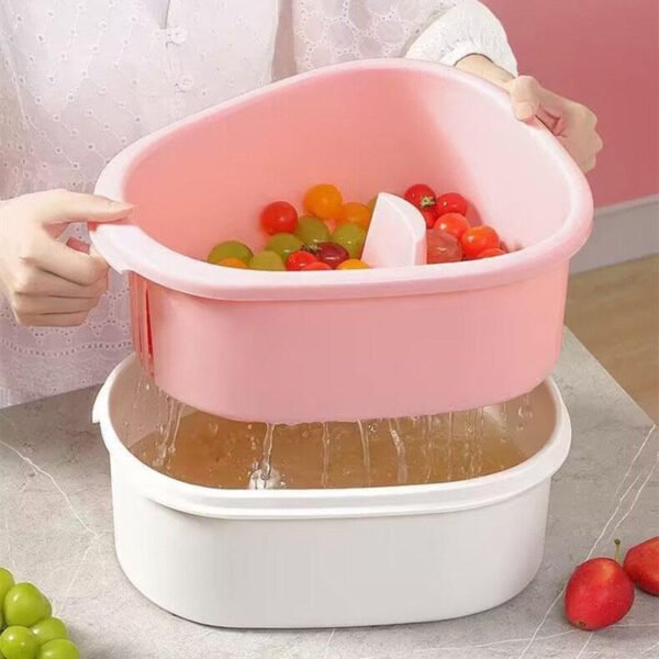 Washing fruits without hand washing fruit basin draining basket to remove pesticide residues and stains